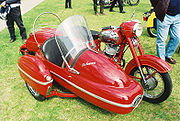 Moto con sidecar.